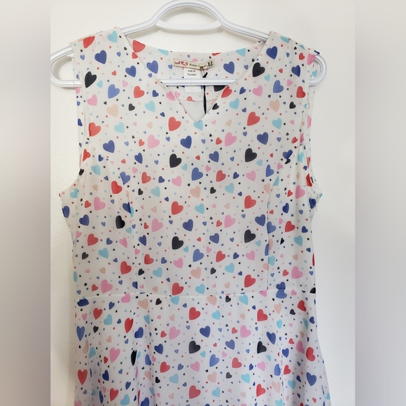 ARS Heart Dress - Picture 2 of 4